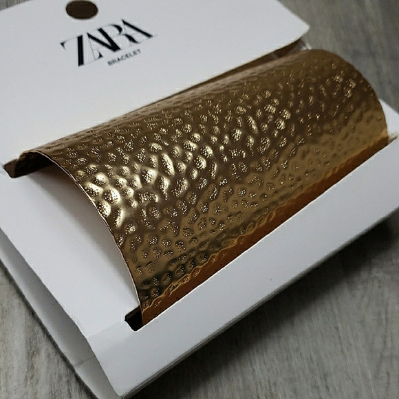 NWT Zara Gold Cuff Bracelet Iron Metallic Textured Egyptian Bohemian Festival - Picture 5 of 13